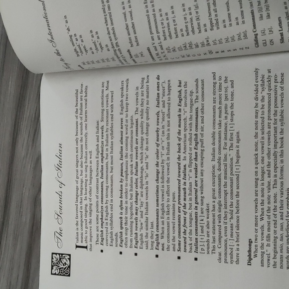 Italian Songs & Arias music book with CD - Picture 5 of 6